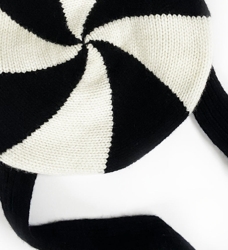 Spiral classic Hat in black & ecru