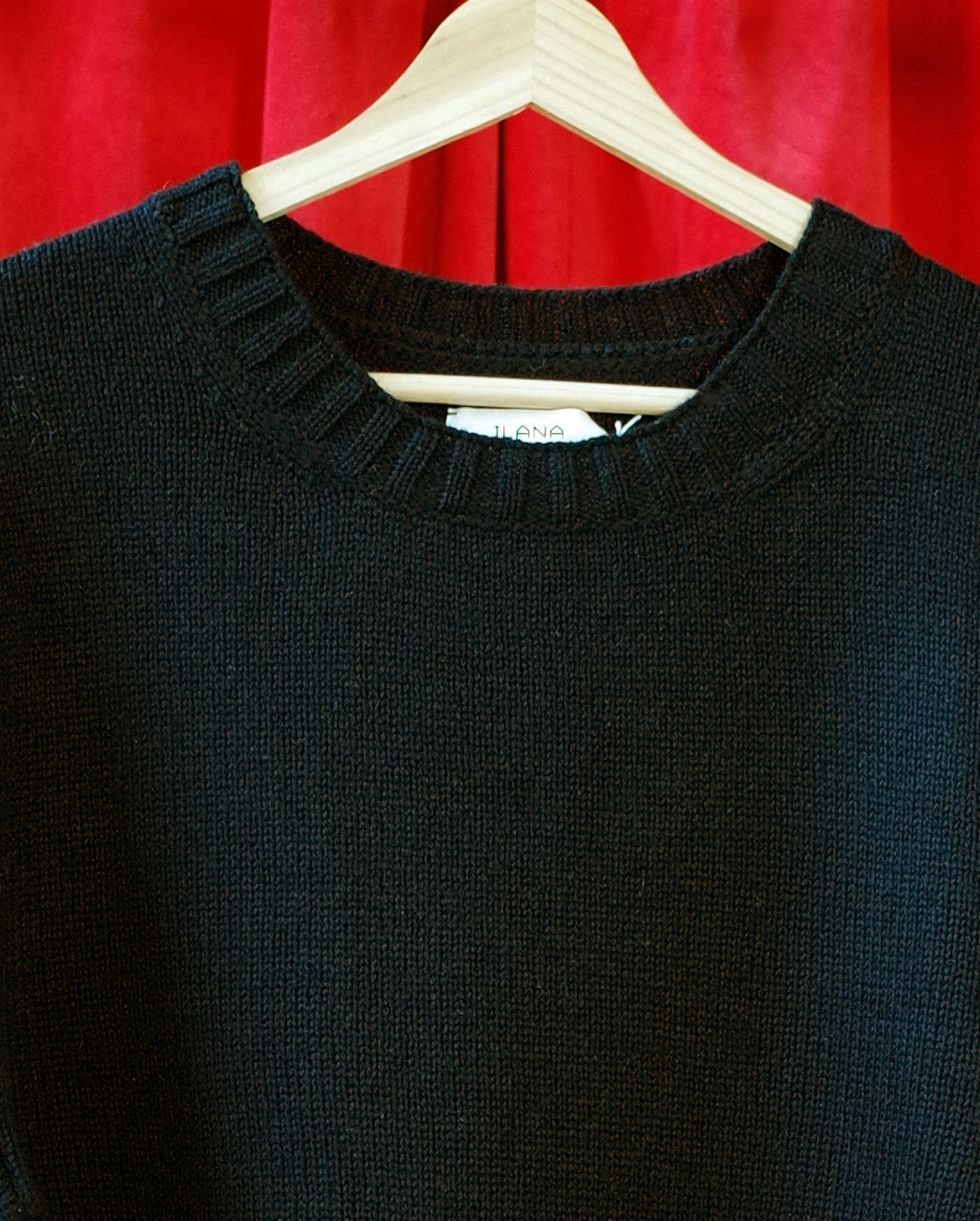 Traditional sweater in black