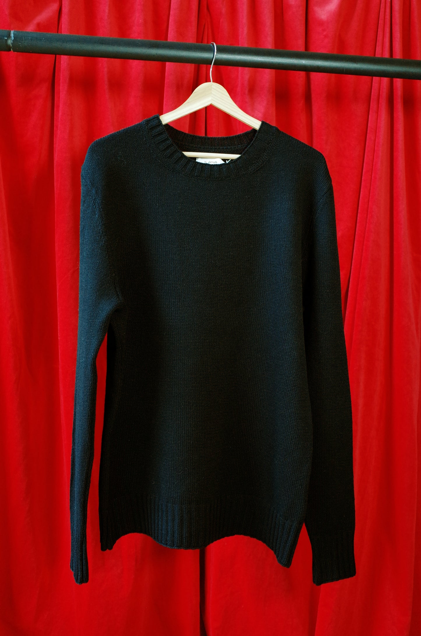 Traditional sweater in black