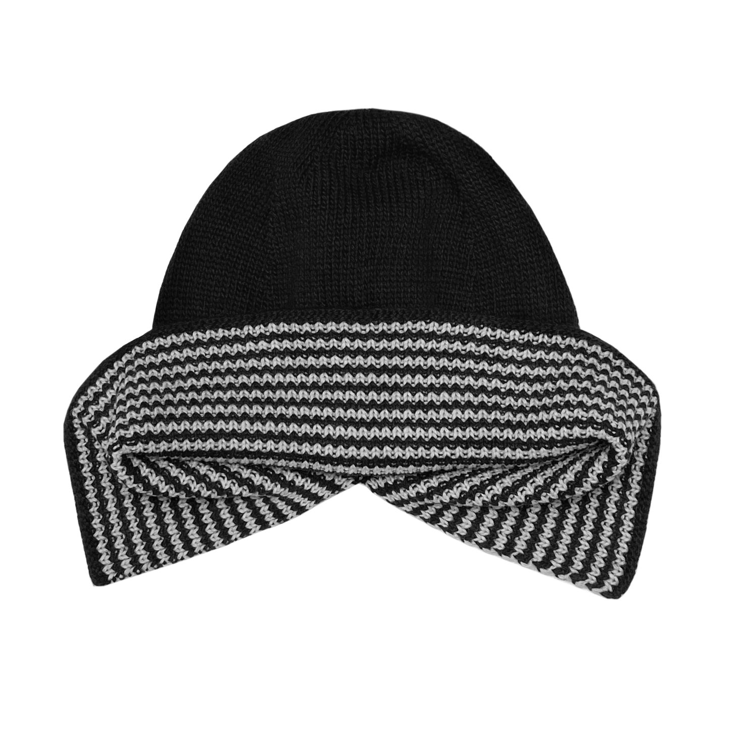 Flap hat in black & white